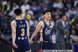 媒体人：广东在快攻上吃了大亏 命中率太低 球权送得太多了